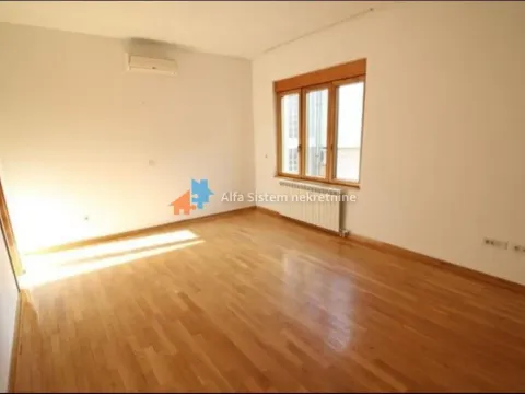 Izdavanje, kuća, 600m², Savski Venac, Beograd - image 24