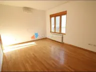Izdavanje, kuća, 600m², Savski Venac, Beograd - image 24