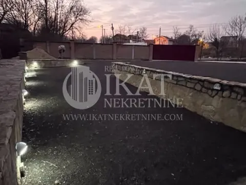 Izdavanje, poslovni prostor, 300m², Zemun Sve Podlokacije, Beograd - image 9