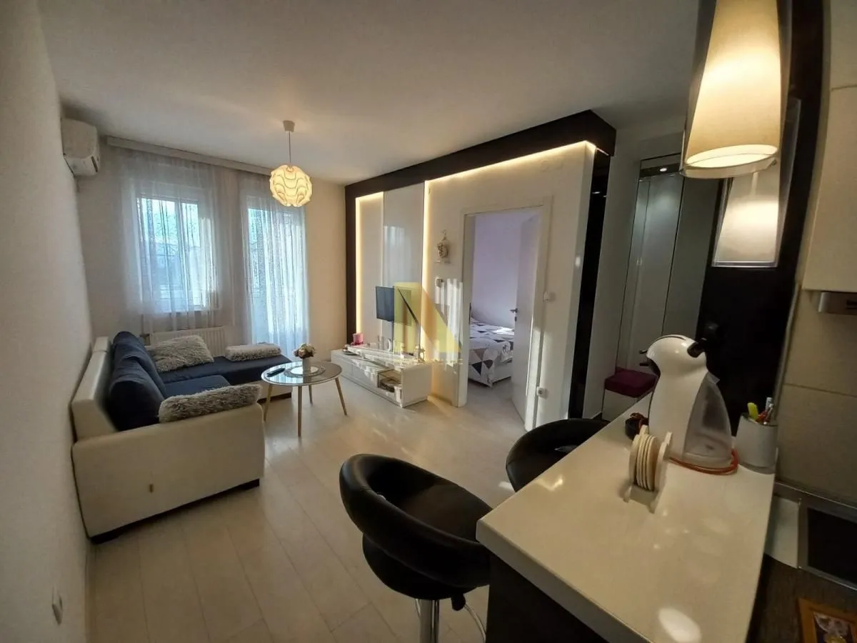 Izdavanje, jednosoban stan, 32m², Grbavica, Novi Sad Sve Podlokacije