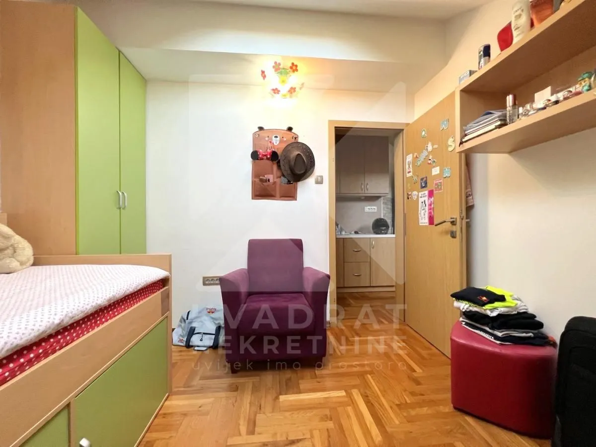 Prodaja, četvorosoban stan, 121m², Krivi Most, Podgorica