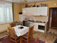 Izdavanje, kuća, 696m², Zlatica, Podgorica - image 38