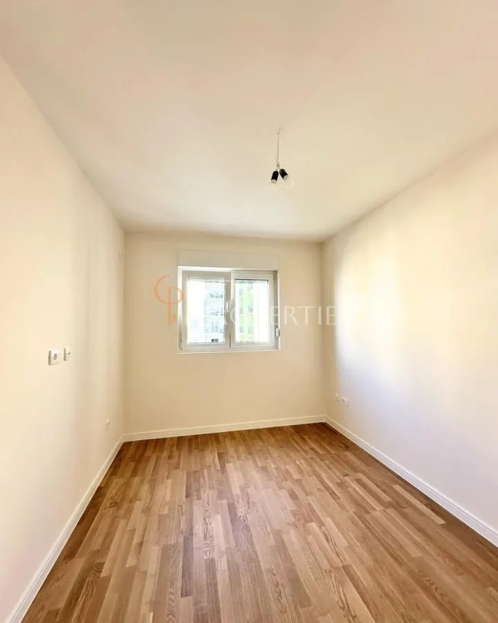 Izdavanje, stan, 40m², Pobrežje, Podgorica