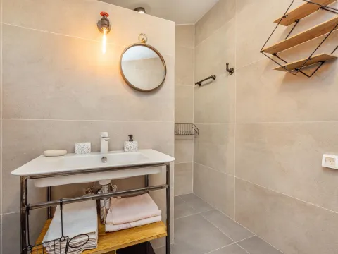 Rent, house, 300m², Kostanjica, Kotor - image 24