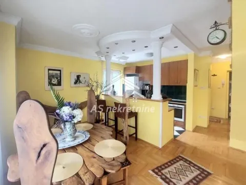 Izdavanje, četvorosoban stan, 140m², Savski Venac, Beograd - image 6