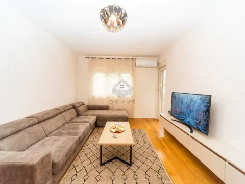 Izdavanje, jednosoban stan, 49m², Central Point, Podgorica - image 2