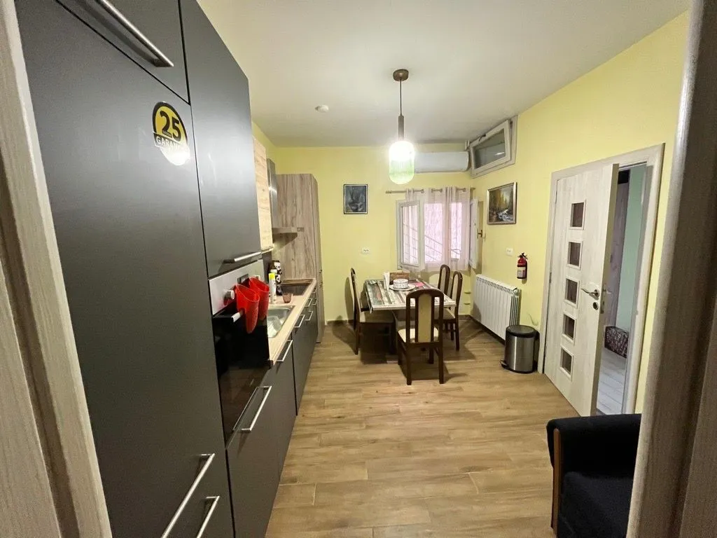 Rent, one bedroom apartment, 70m², Prčanj, Kotor