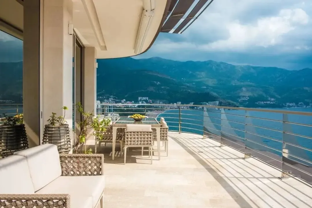Sale, four bedroom apartment, 308m², Dukley Gardens, Budva