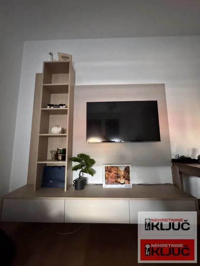 Izdavanje, jednosoban stan, 39m², Bulevar Oslobodjenja, Novi Sad Sve Podlokacije