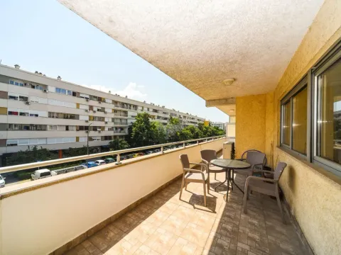Rent, three bedroom apartment, 150m², Preko Morače, Podgorica - image 22