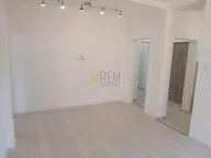 Izdavanje, poslovni prostor, 61m², Centar, Podgorica - image 3