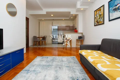 Rent, three bedroom apartment, 93m², City Kvart, Podgorica - image 2