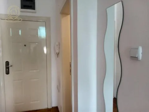 Stan in Adamovićevo Naselje