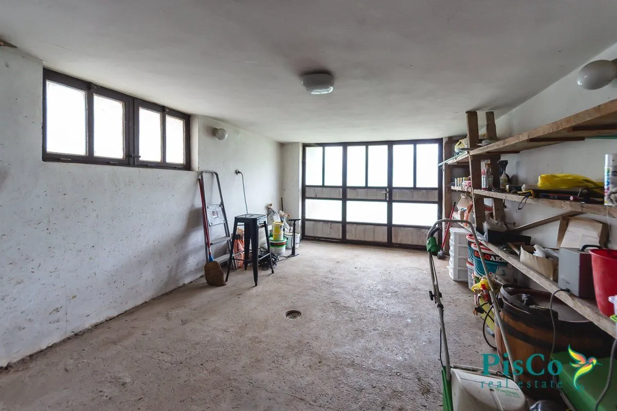 Rent, house, 180m², Blok 9, Podgorica