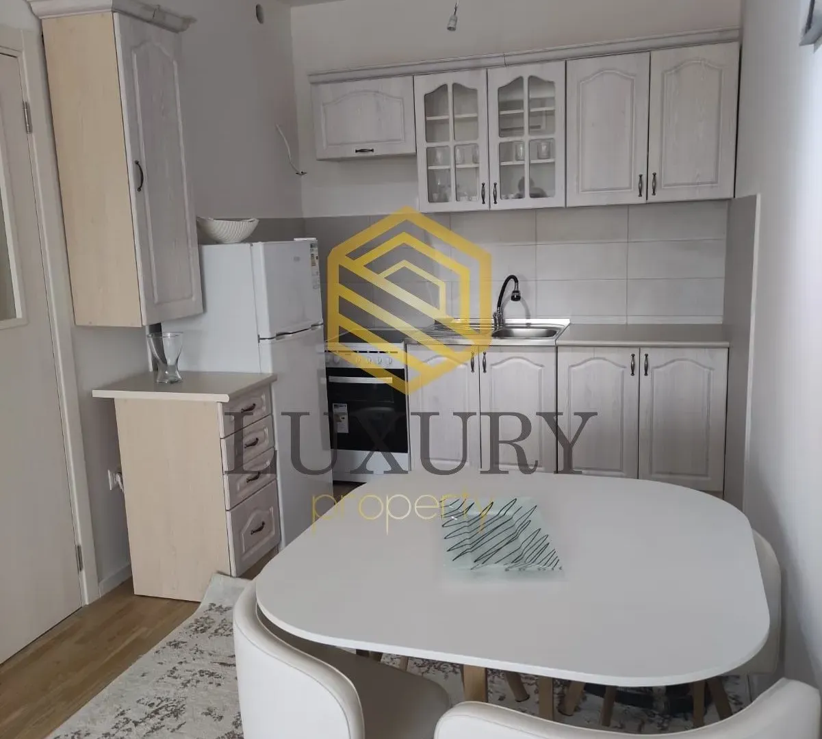 Izdavanje, jednosoban stan, 43m², Stari Aerodrom, Podgorica
