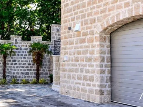 Prodaja, kuća, 382m², Stoliv, Kotor - image 11