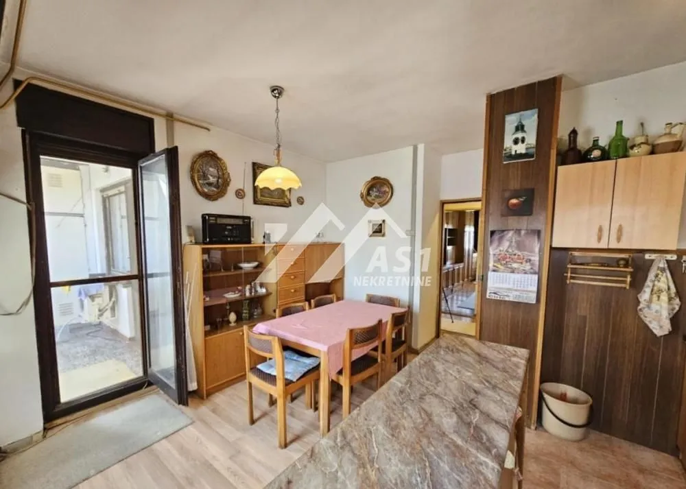 Izdavanje, trosoban stan, 85m², Detelinara, Novi Sad Sve Podlokacije