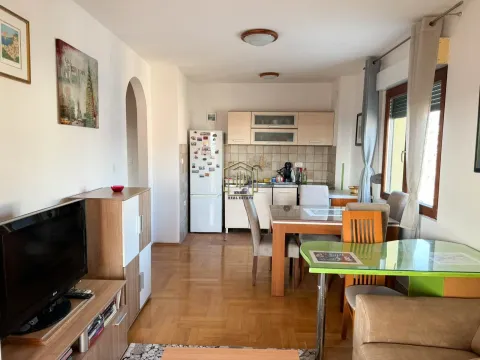 Izdavanje, jednosoban stan, 52m², Stari Aerodrom, Podgorica - image 9