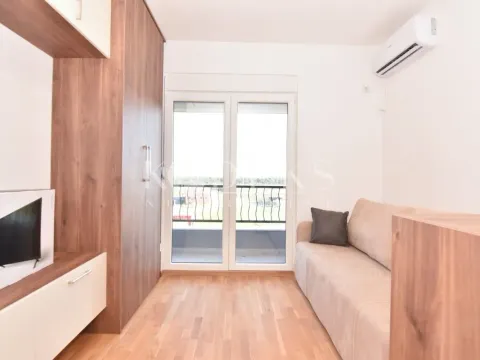 Izdavanje, garsonjera, 27m², Stari Aerodrom, Podgorica - image 8