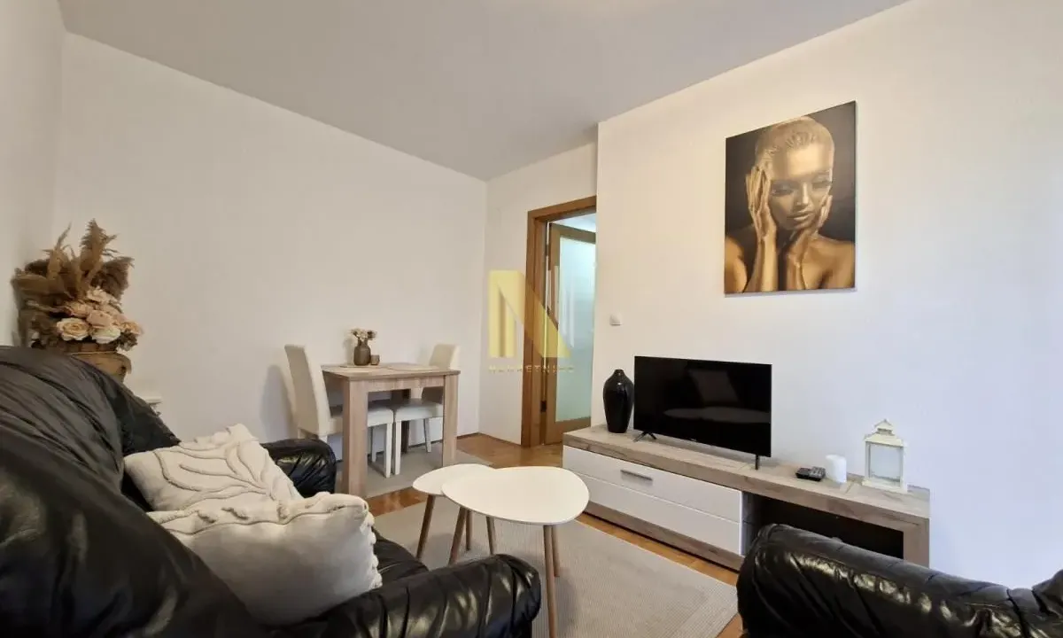 Izdavanje, jednosoban stan, 39m², Bulevar Oslobodjenja, Novi Sad Sve Podlokacije