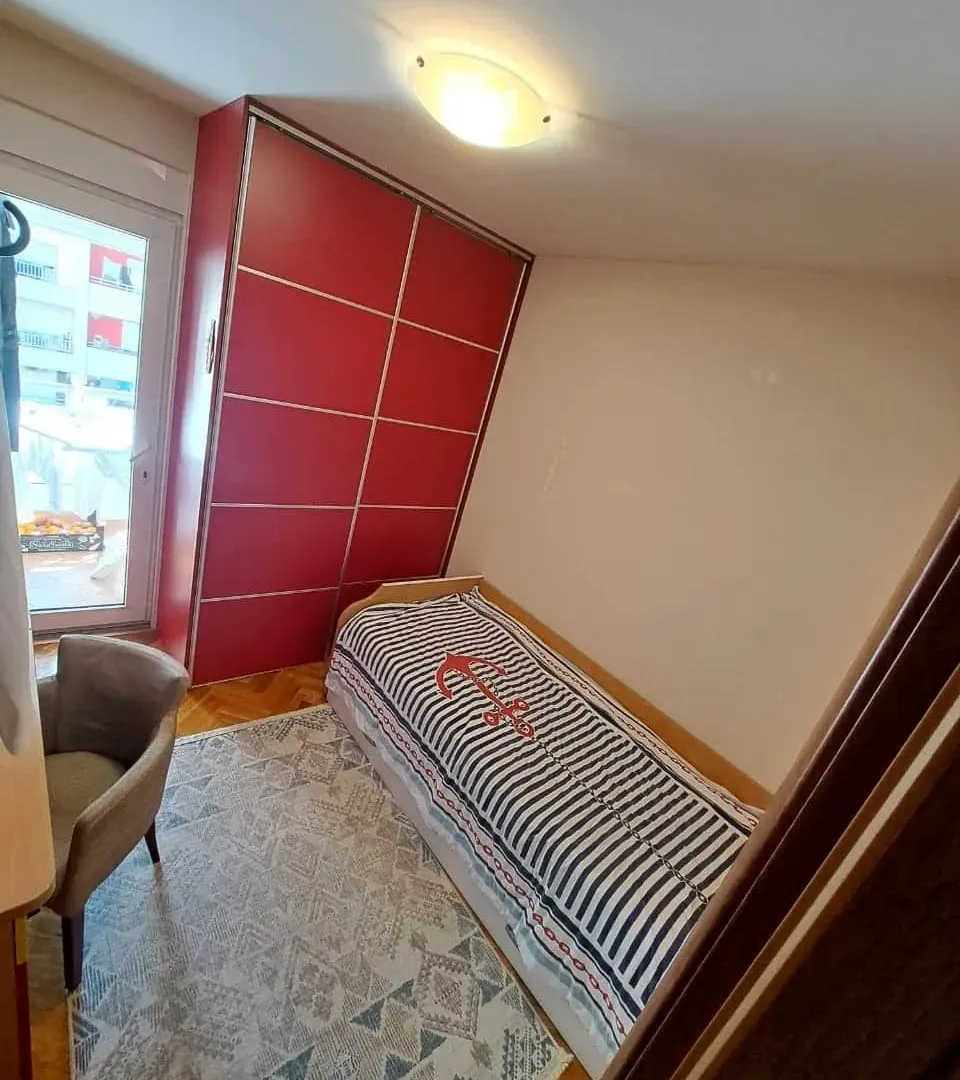 Rent, one bedroom apartment, 38m², Blok 9, Podgorica