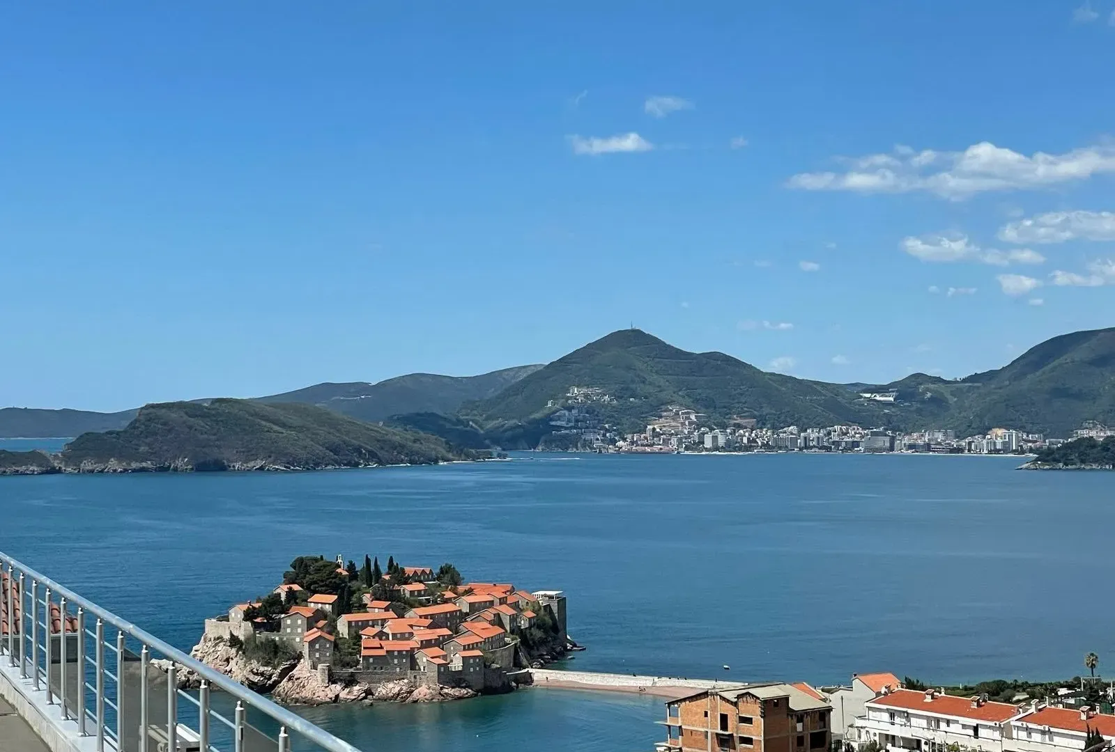 Rent, studio apartment, 40m², Sveti Stefan, Budva