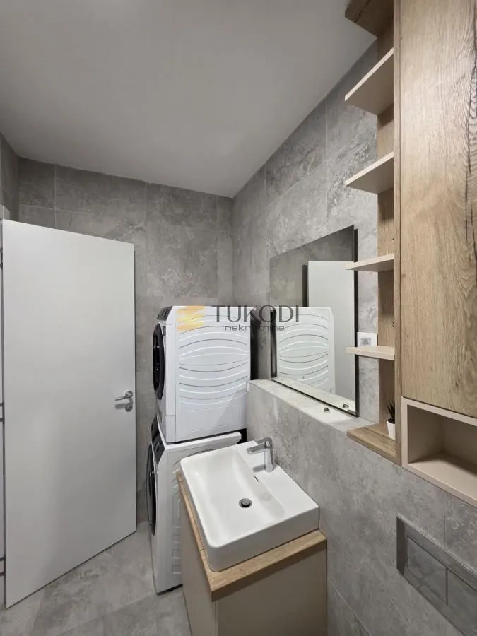 Izdavanje, trosoban stan, 65m², Novi Beograd Sve Podlokacije, Beograd