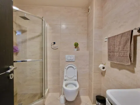 Izdavanje, jednosoban stan, 48m², Budva, Crna Gora - image 11