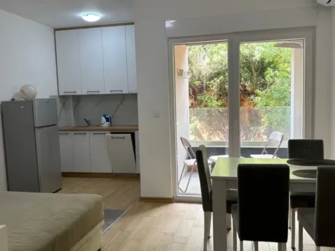 Izdavanje, garsonjera, 30m², Centar, Budva - image 6