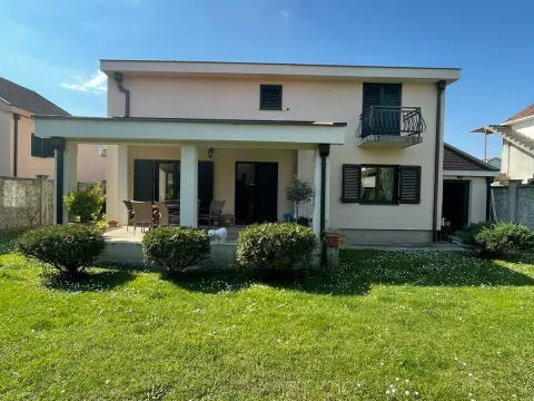 Prodaja, kuća, 293m², Stari Aerodrom, Podgorica - image 9