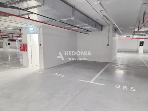 Izdavanje, trosoban stan, 110m², Savski Venac, Beograd - image 14