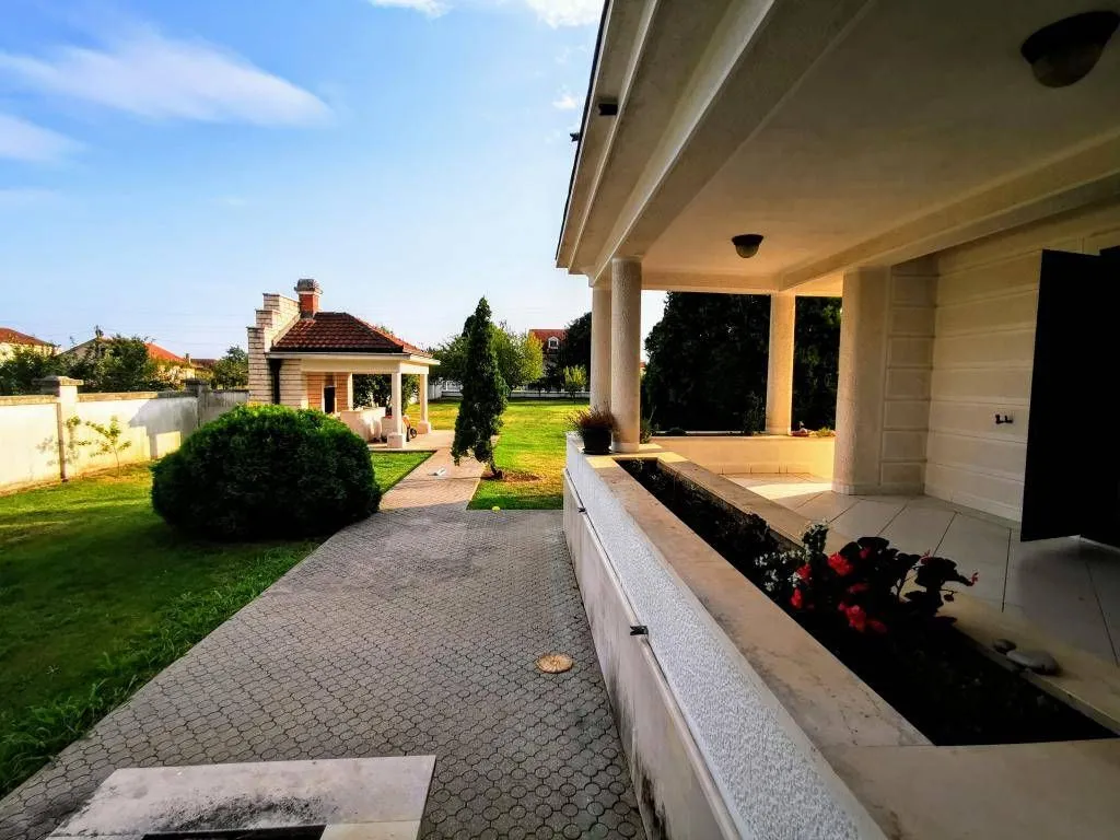 Sale, house, 320m², Podgorica, Crna Gora