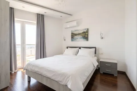 Rent, four bedroom apartment, 91m², Bečići, Budva - image 19