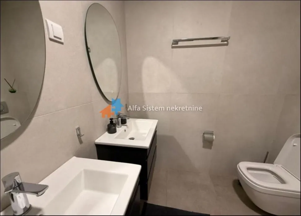Izdavanje, trosoban stan, 70m², Novi Beograd Blok 65, Novi Beograd Sve Podlokacije