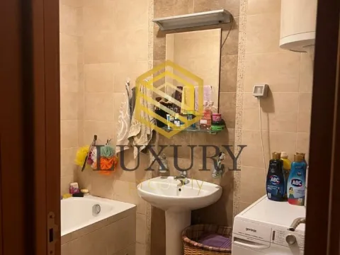 Prodaja, jednosoban stan, 70m², Stari Aerodrom, Podgorica - image 11