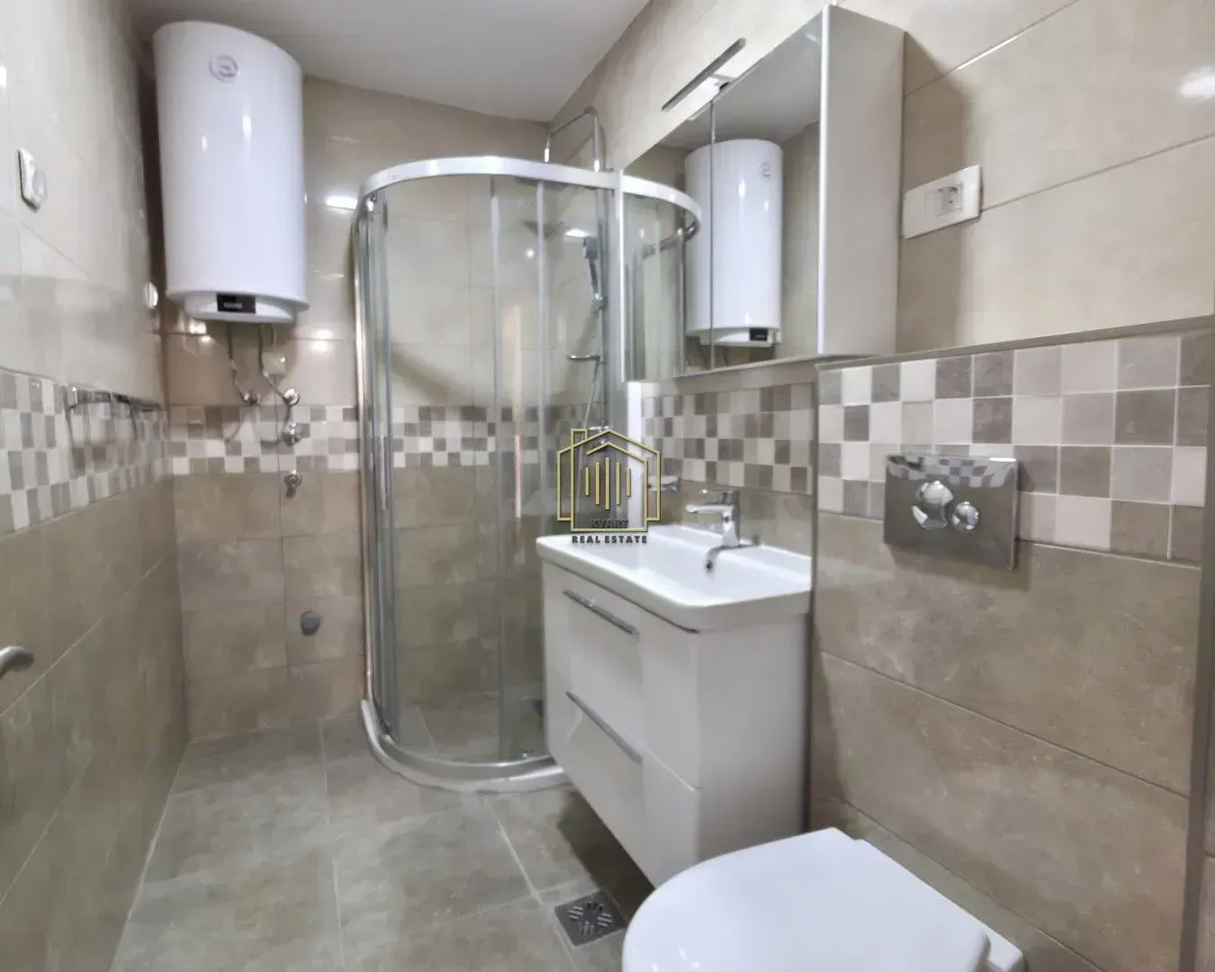 Prodaja, dvosoban stan, 64m², Cetinje, Crna Gora