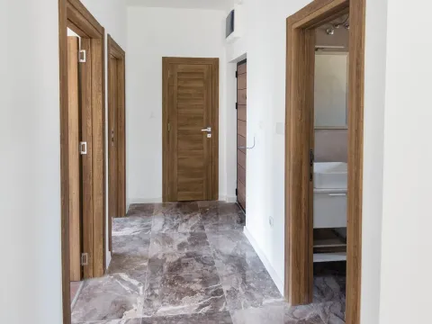 Prodaja, trosoban stan, 82m², Tivat, Crna Gora - image 10