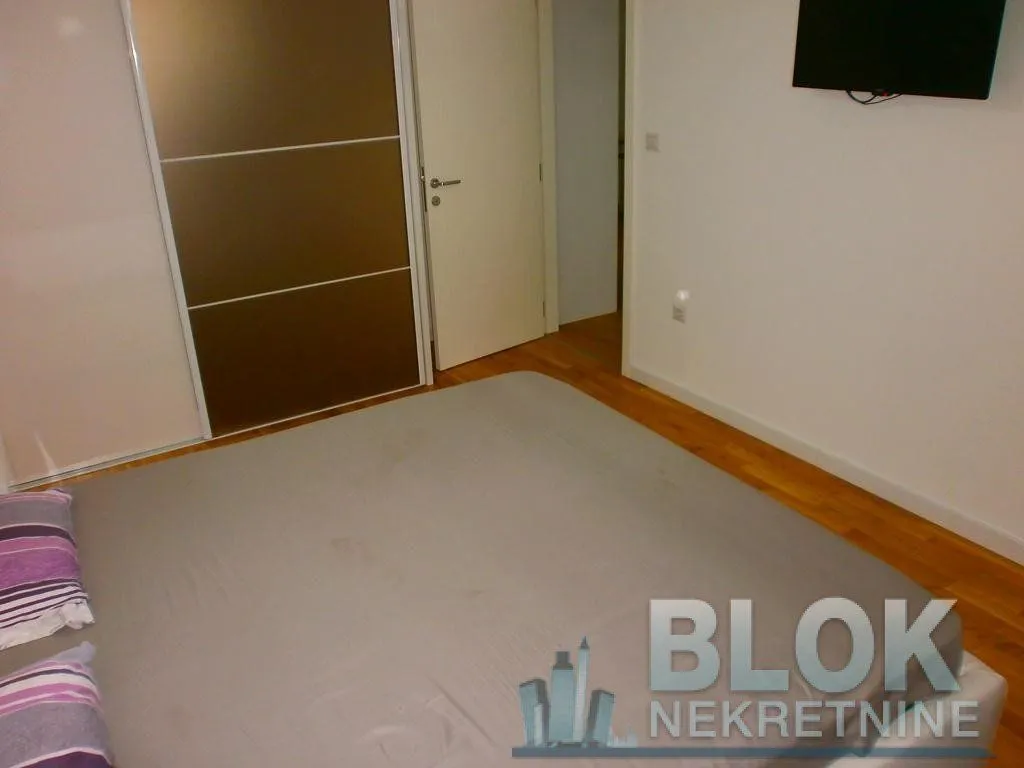 Izdavanje, trosoban stan, 105m², Dalmatinska ulica, Podgorica