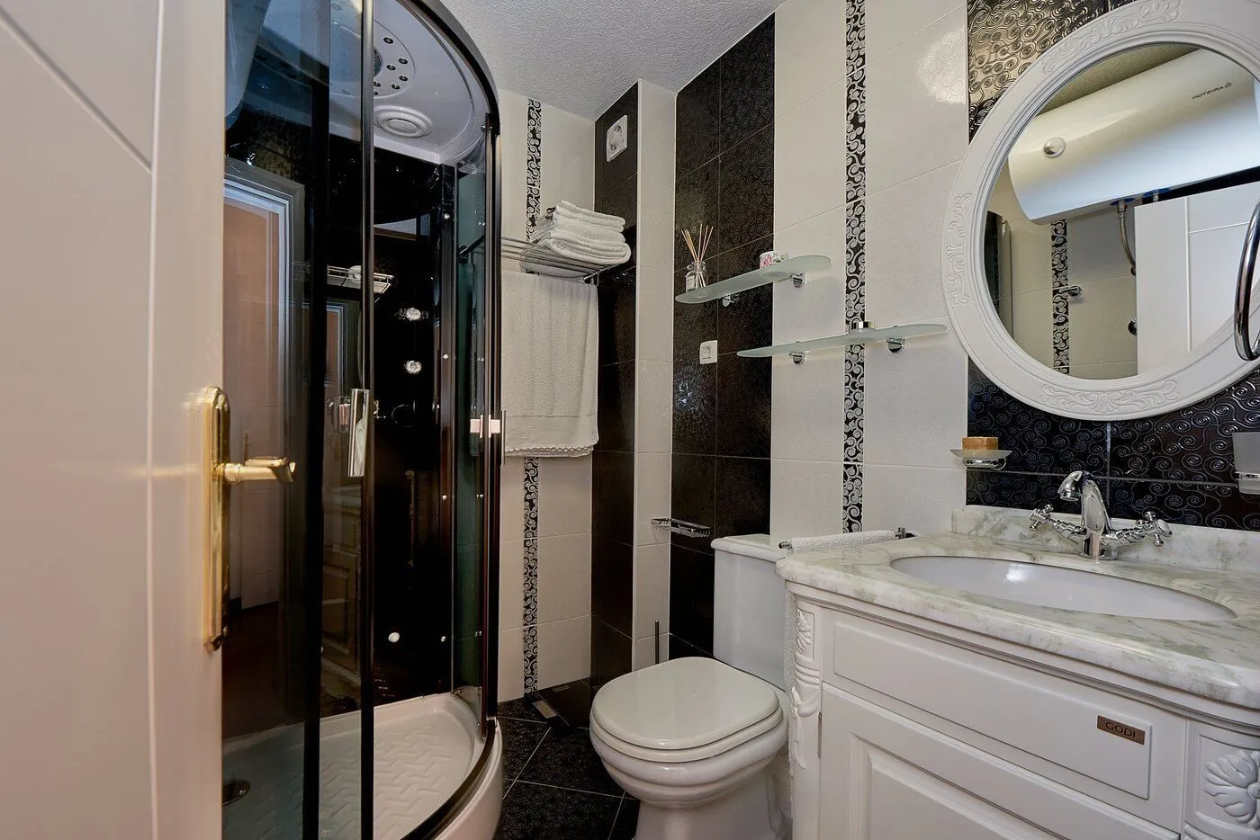 Sale, three bedroom apartment, 150m², Bečići, Budva