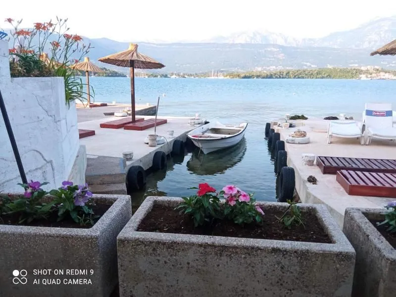 Prodaja, kuća, 580m², Đuraševići, Tivat