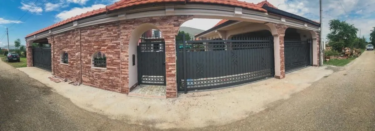 Prodaja, kuća, 200m², Donji Kokoti, Podgorica
