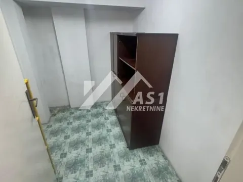 Izdavanje, poslovni prostor, 50m², Detelinara, Novi Sad Sve Podlokacije - image 1