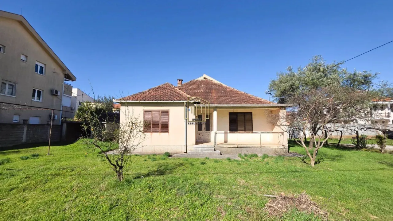 Sale, house, 120m², Tološi, Podgorica
