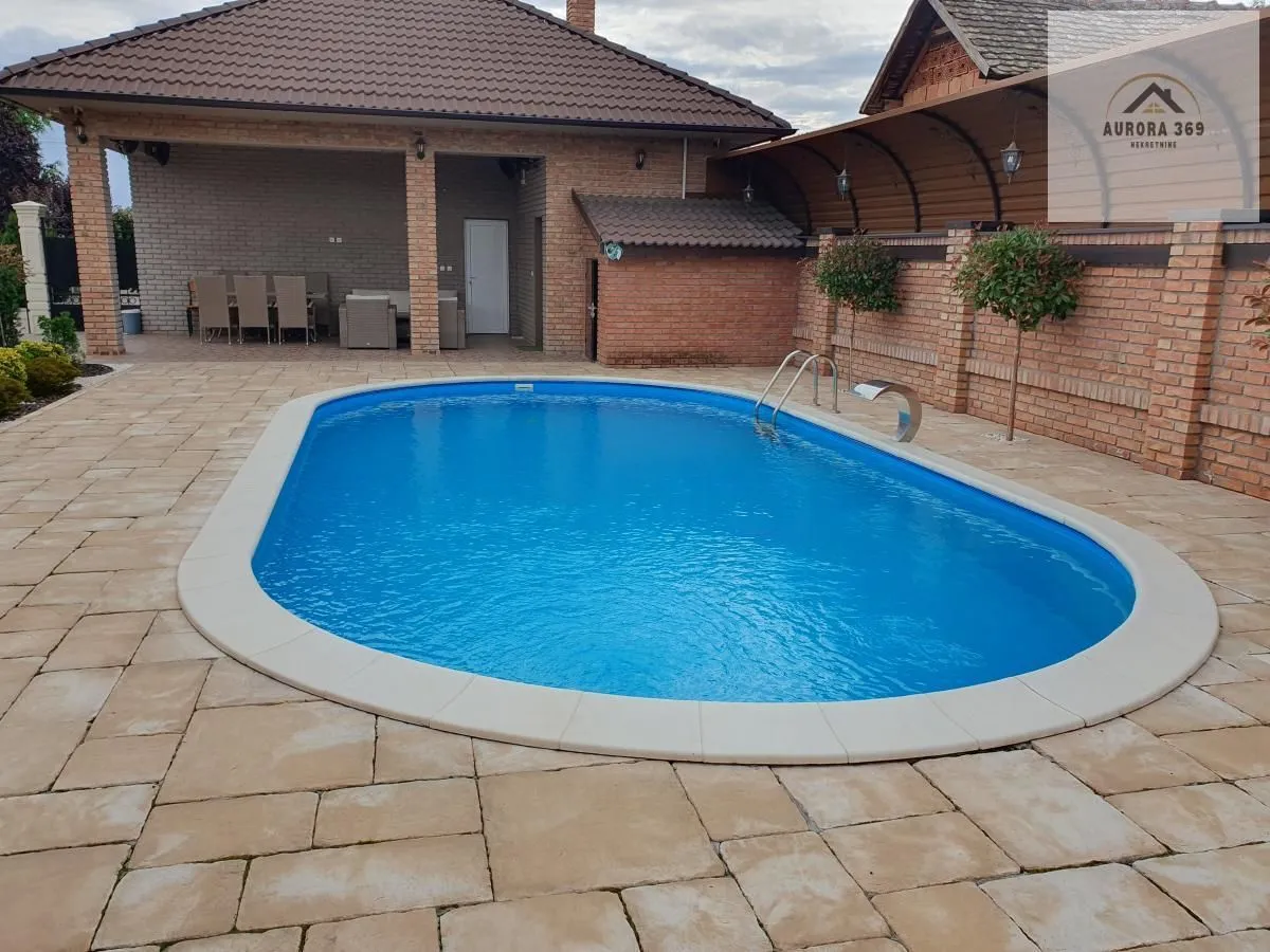 Prodaja, kuća, 215m², Ogar, Pećinci