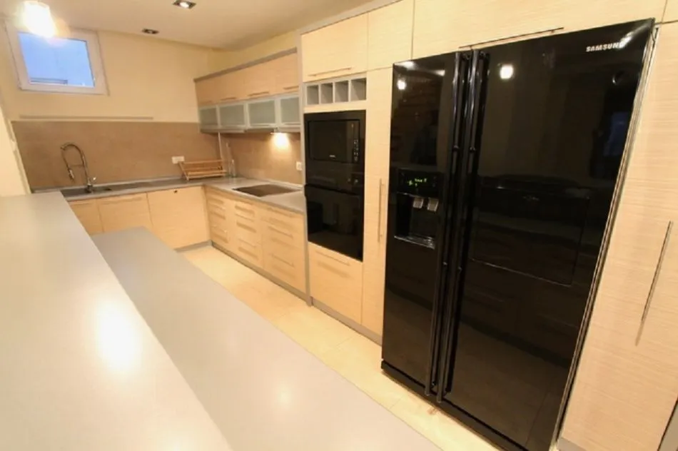 Sale, four bedroom apartment, 157m², Lion, Zvezdara Sve Podlokacije