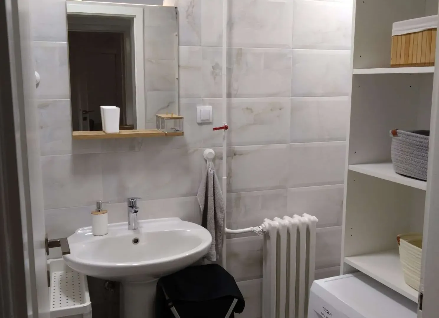Izdavanje, dvosoban stan, 46m², Stari grad, Novi Sad