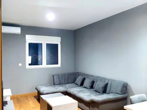 Rent, one bedroom apartment, 50m², City Kvart, Podgorica - image 1