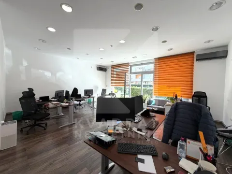 Rent, office space, 103m², City Kvart, Podgorica - image 2