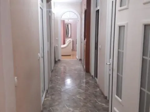 Prodaja, poslovni prostor, 640m², Centar, Jagodina