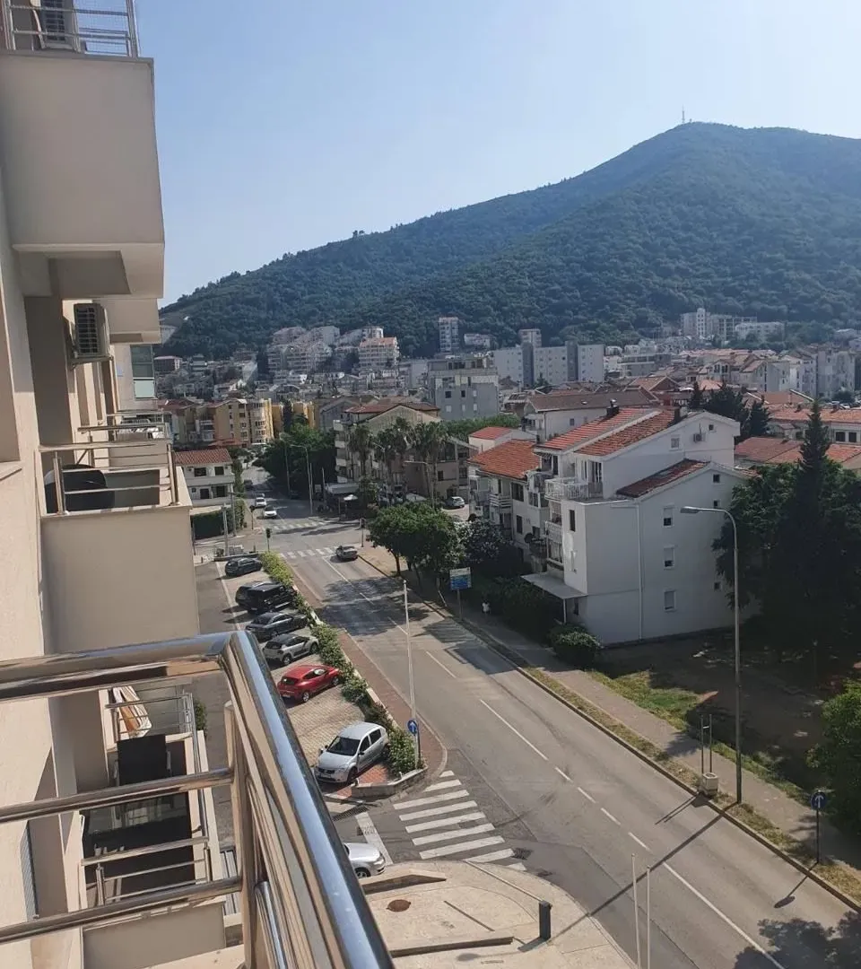 Rent, one bedroom apartment, 47m², Rozino, Budva